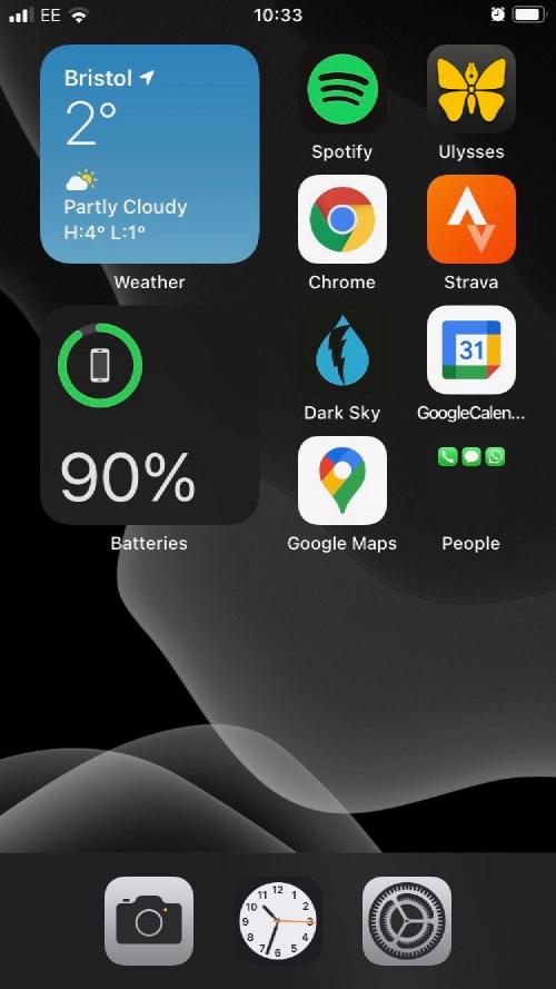 A minimal iOS homescreen