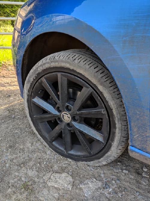 Skoda Fabia flat tyre